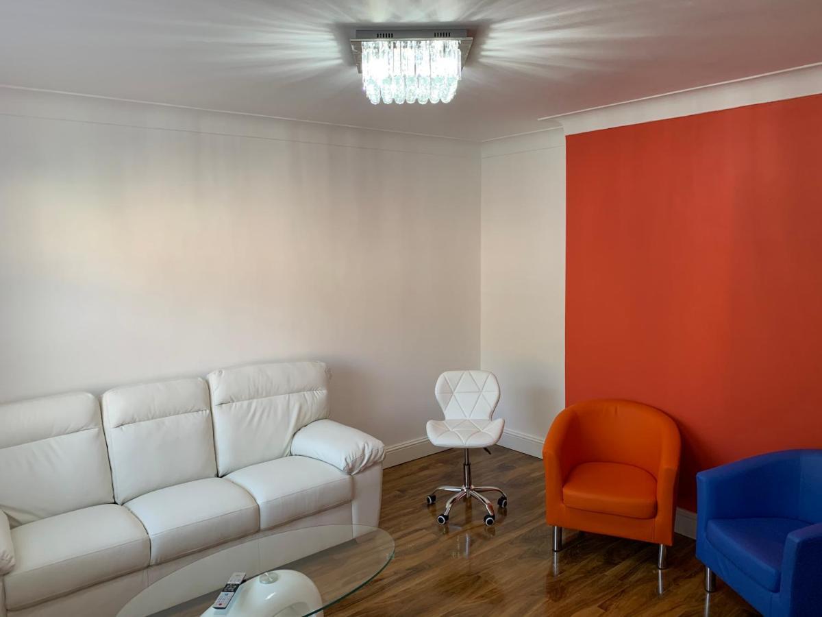Grand Heights Suites Londra Dış mekan fotoğraf
