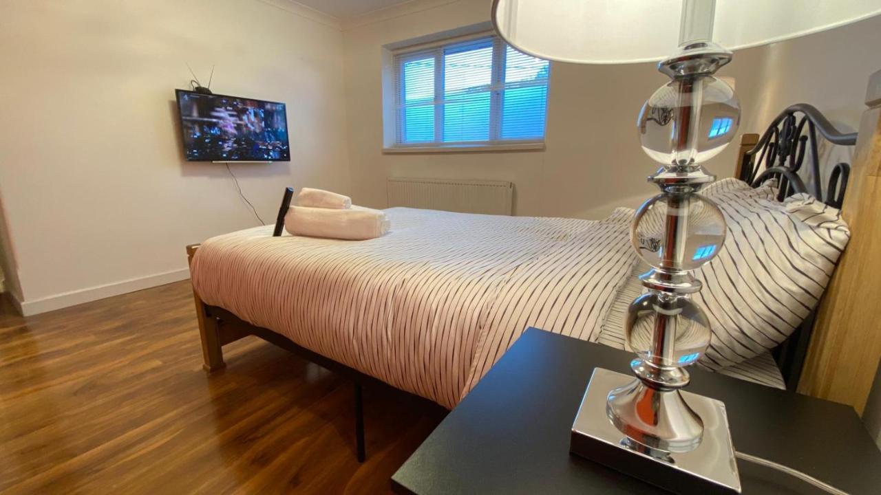 Grand Heights Suites Londra Dış mekan fotoğraf